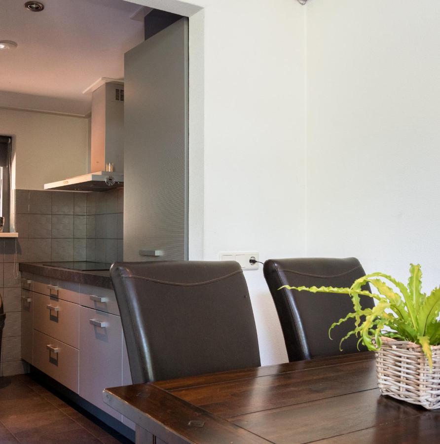 Luxe Recreatiebungalow Зелхем Екстериор снимка