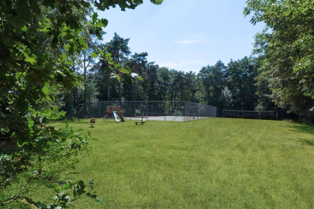 Luxe Recreatiebungalow Зелхем Екстериор снимка