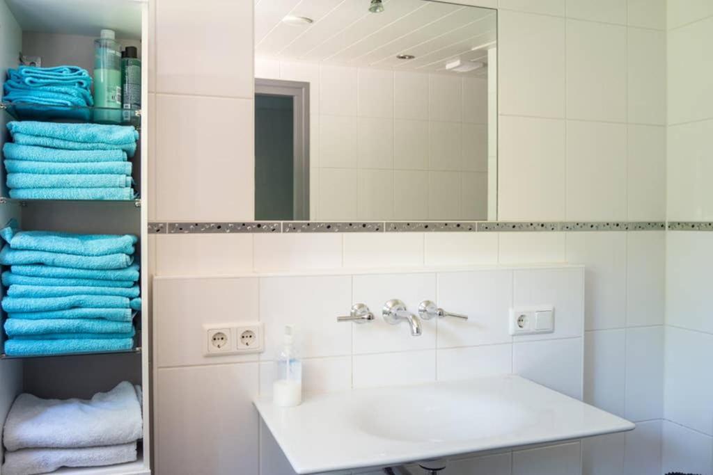 Luxe Recreatiebungalow Зелхем Екстериор снимка